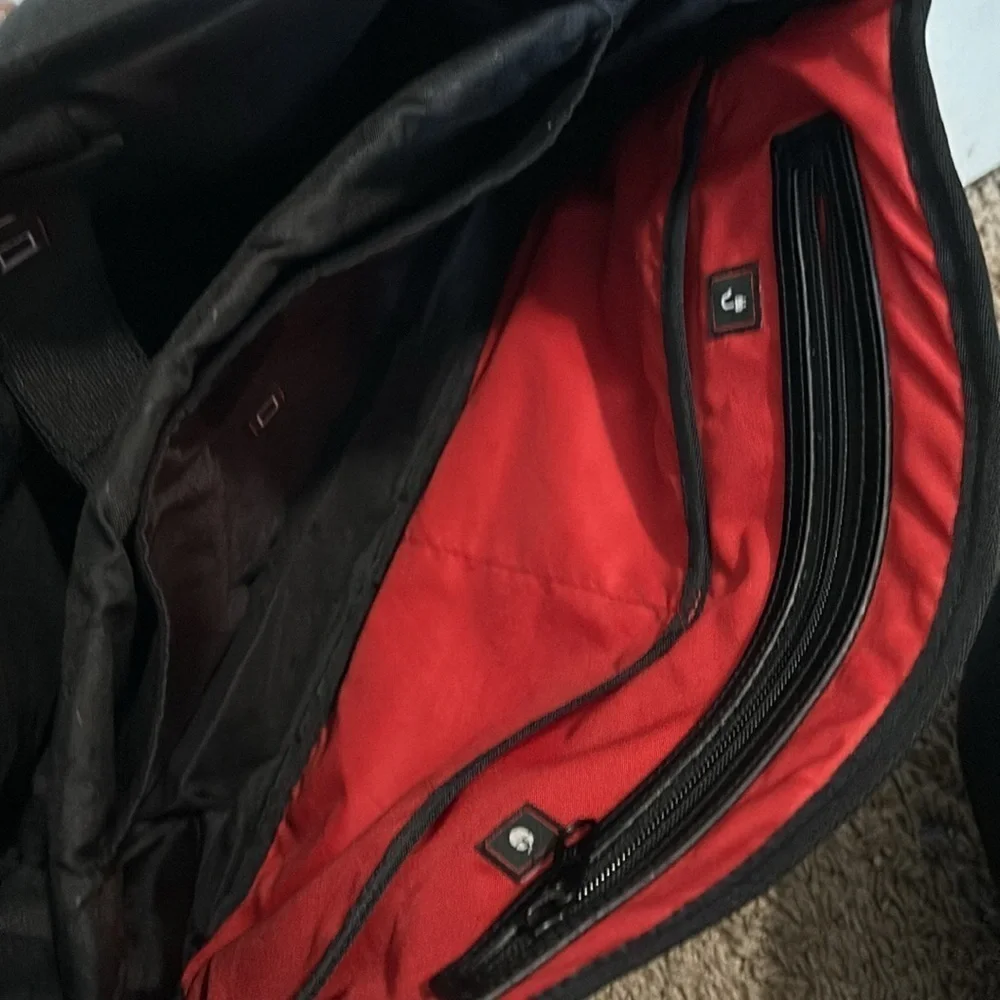 Ruggard Red Series Scarlet Tech Messenger Bag black and red